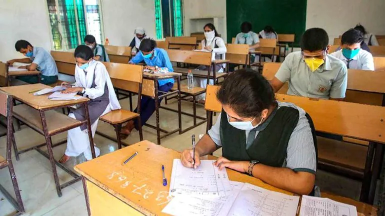 HSC च्या विद्यार्थ्यांसाठी परीक्षेसंदर्भात मोठी बातमी