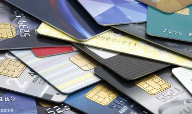 ATM Card वर लिहिलेल्या १६ अंकांचं आहे विशेष महत्त्व