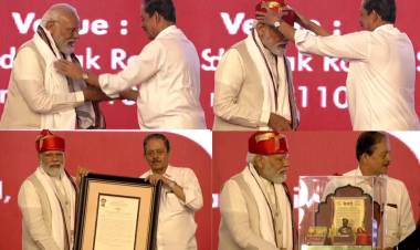 पंतप्रधान नरेंद्र मोदी यांना लोकमान्य टिळक पुरस्कार प्रदान